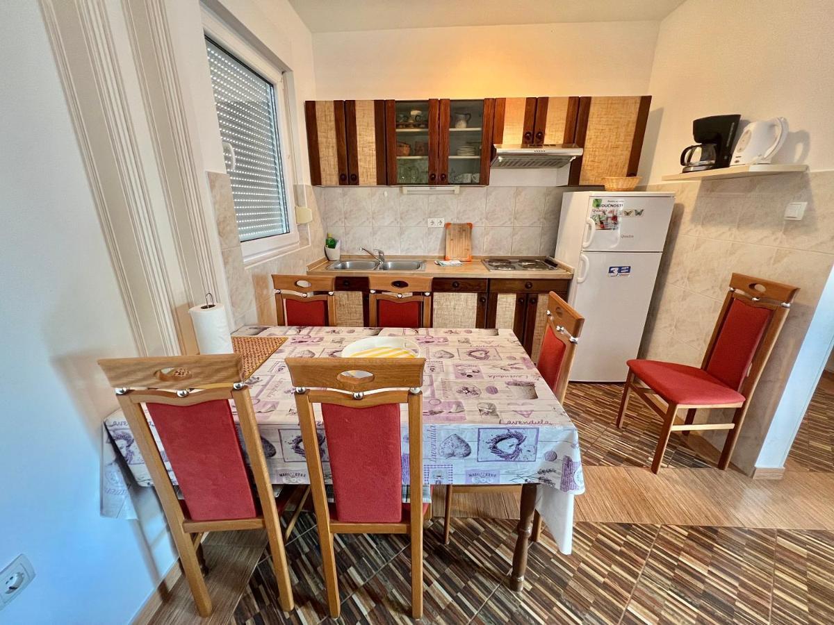 Apartmani Marija Dramalj Exterior foto