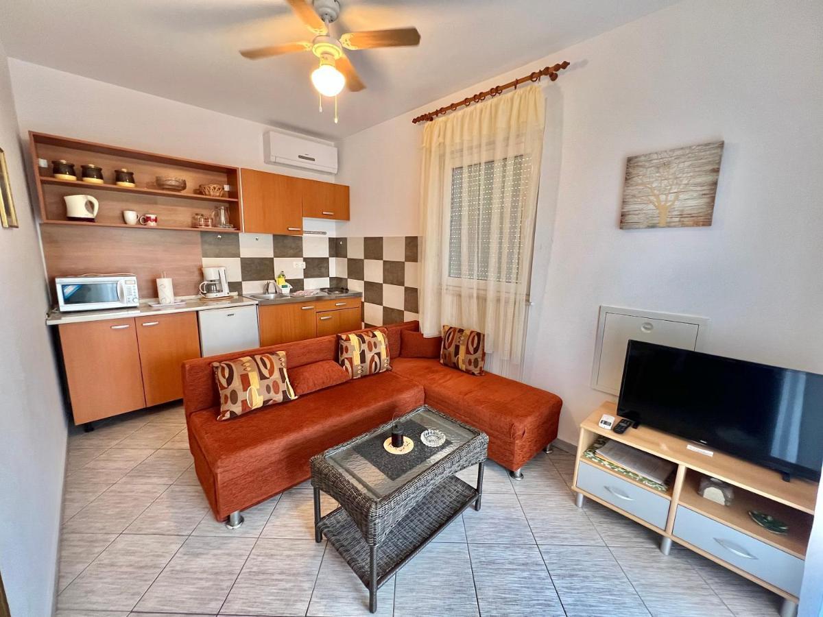 Apartmani Marija Dramalj Exterior foto
